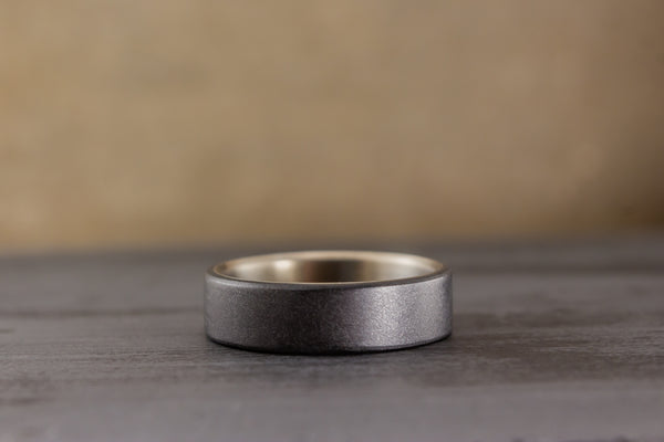 Anillo de Grafito y Titanio (01300_7N)