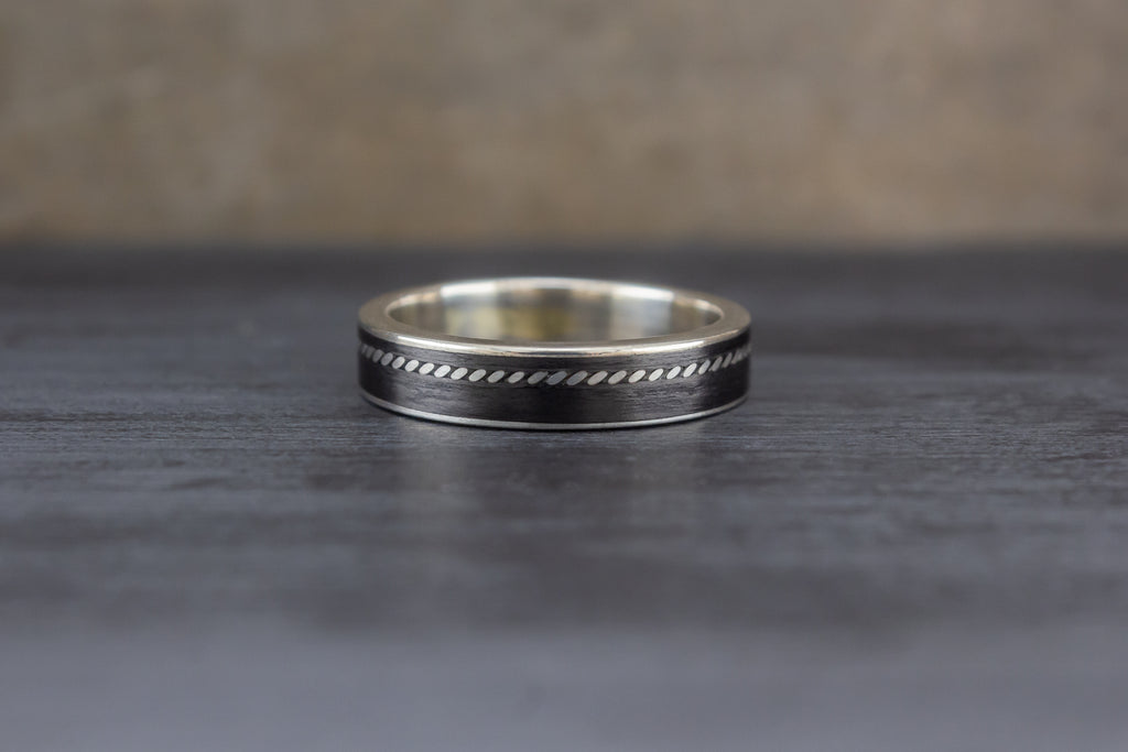 Anillo de Plata 925 y Fibra de Carbono con trenza de Plata (01601_4N)